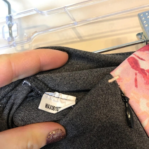 Calia | Watercolor Cinched Capri Leggings Gray - Picture 5 of 6